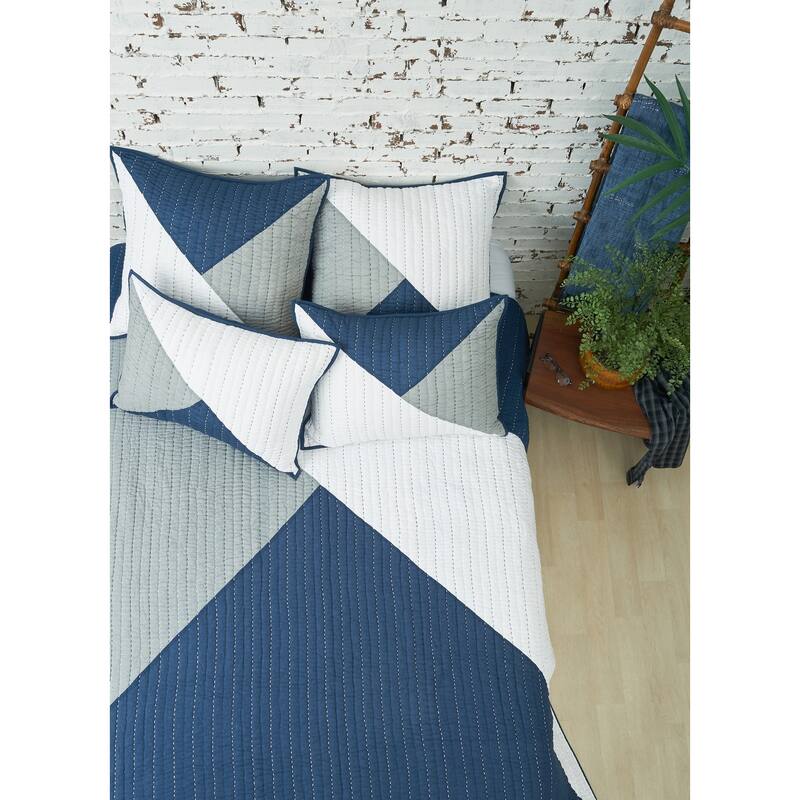 Asymmetrical Queen Quilt