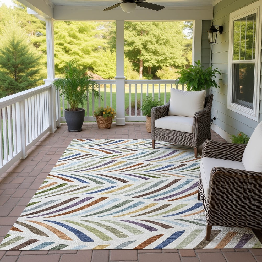 Machine Washable Indoor/ Outdoor Modern Feather Chantille Rug