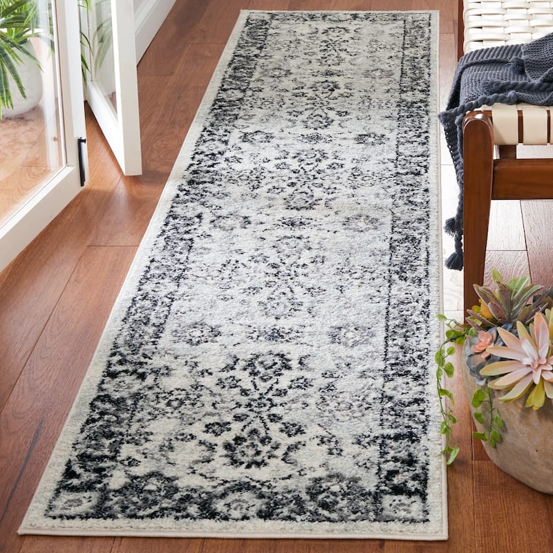 SAFAVIEH Tulum Atje Oriental Rug