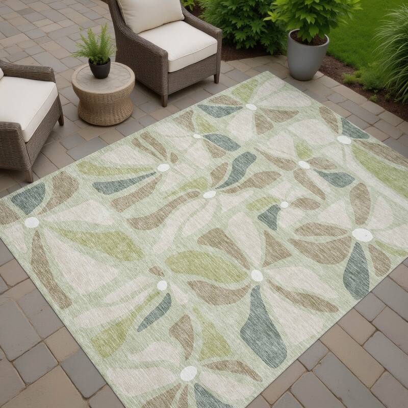Machine Washable Indoor/ Outdoor Modern Gilcrest Chantille Rug