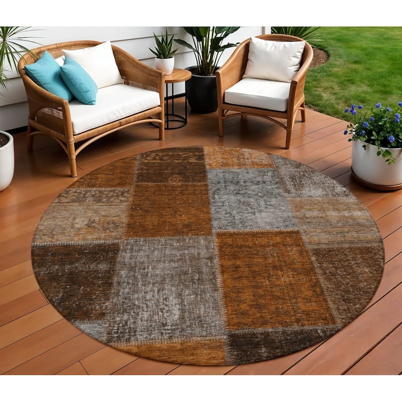 HomeRoots Patchwork Transitional Rectangle Outdoor Rug - 8' Round
