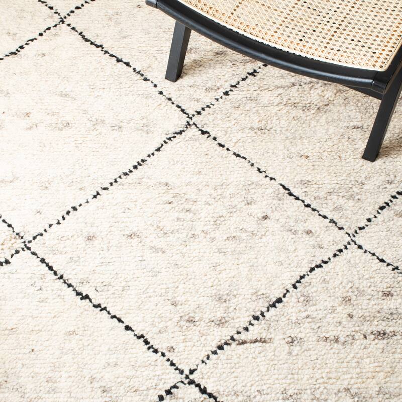 SAFAVIEH Hand-Knotted Casablanca Shag Misi Moroccan Wool Fringe Rug