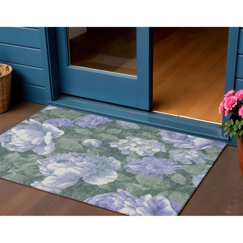 HomeRoots Floral Transitional Rectangle Outdoor Rug - Purple - 3' x 5'