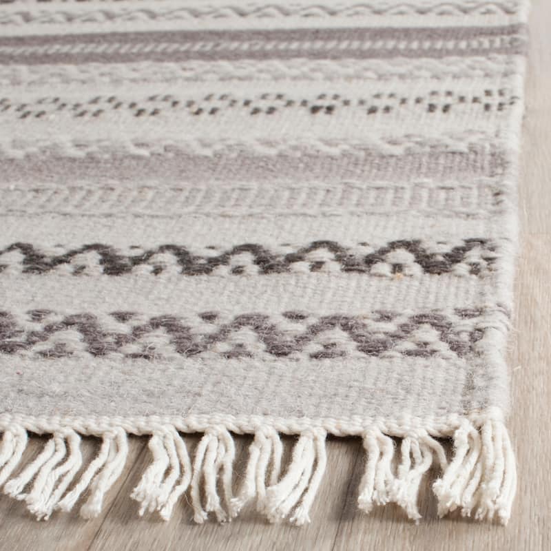SAFAVIEH Handmade Flatweave Kilim Mafumi Wool Rug