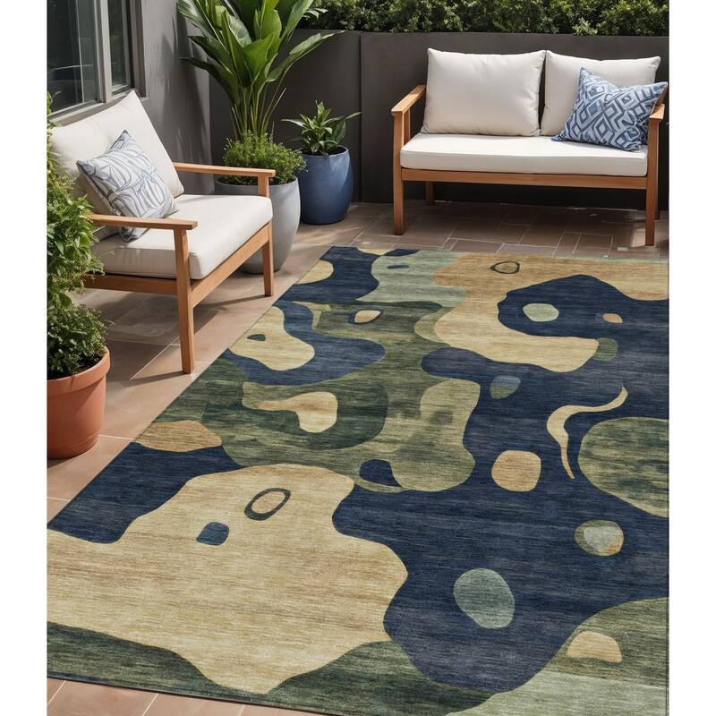 HomeRoots Abstract Transitional Rectangle Outdoor Rug - 5' X 8'