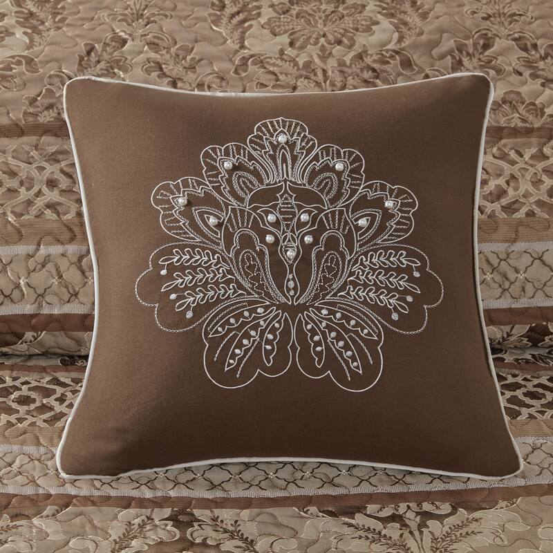 Madison Park Venetian Oversized 5-Piece Jacquard Bedspread Quilt Set with Matching Shams and Embroidered Throw Pillows