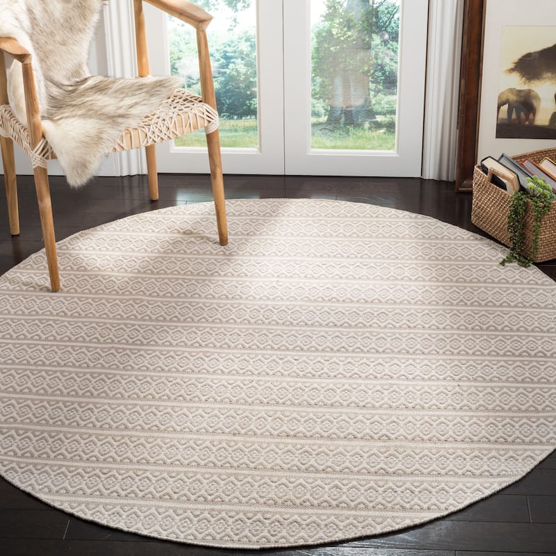 SAFAVIEH Handmade Flatweave Montauk Clayton Casual Cotton Rug - 6' Round - Ivory/Grey