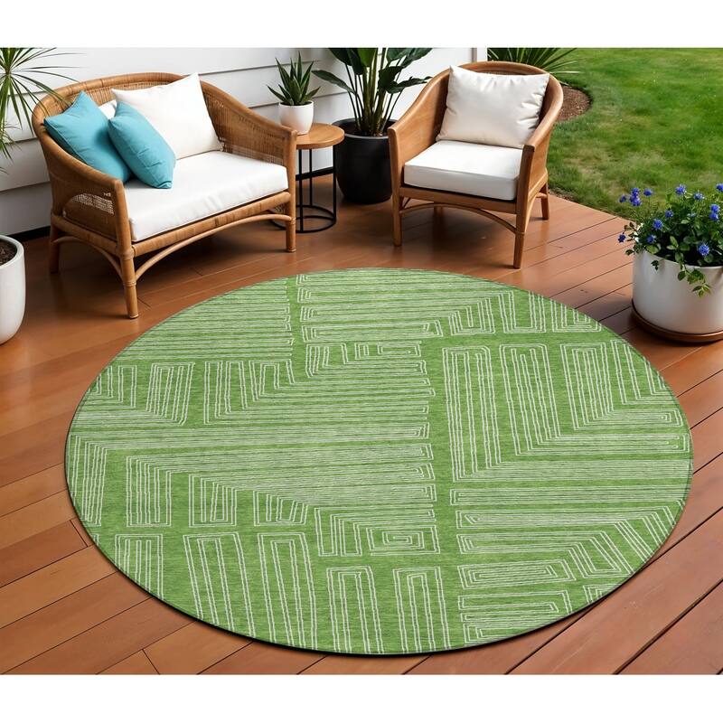 HomeRoots Geometric Transitional Rectangle Outdoor Rug - 8' Round