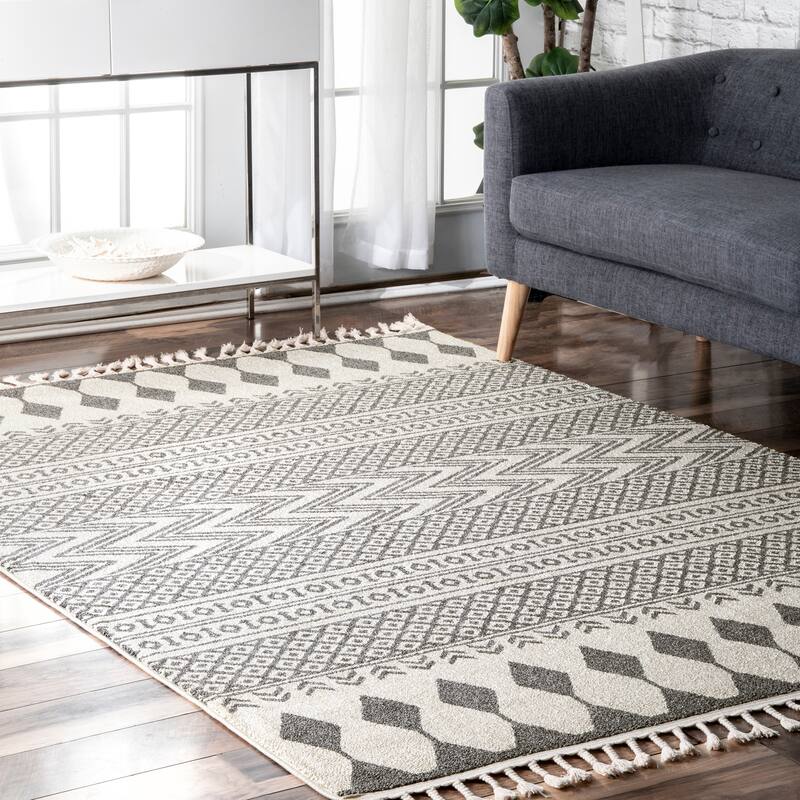 Nuloom Southwestern Tribal Tassel Outdoor Cordell Area Rug - 5' x 8' - Beige
