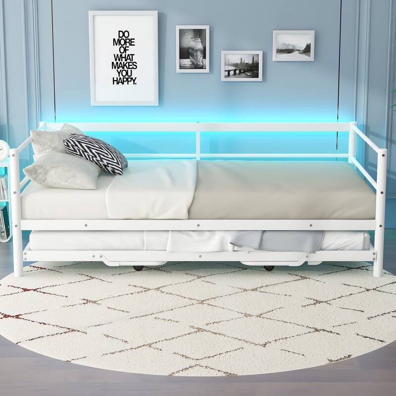 Metal Daybed with Pull-Out Trundle by Harper&Bright Designs