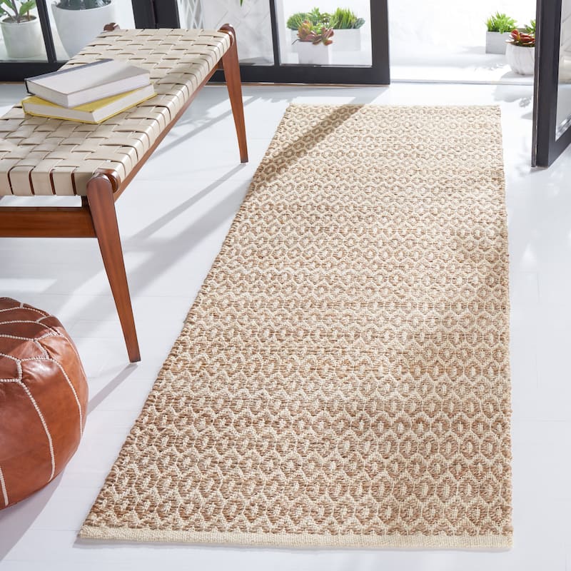 SAFAVIEH Handmade Natural Fiber Unnur Rug - 2'6" x 8' Runner - Natural