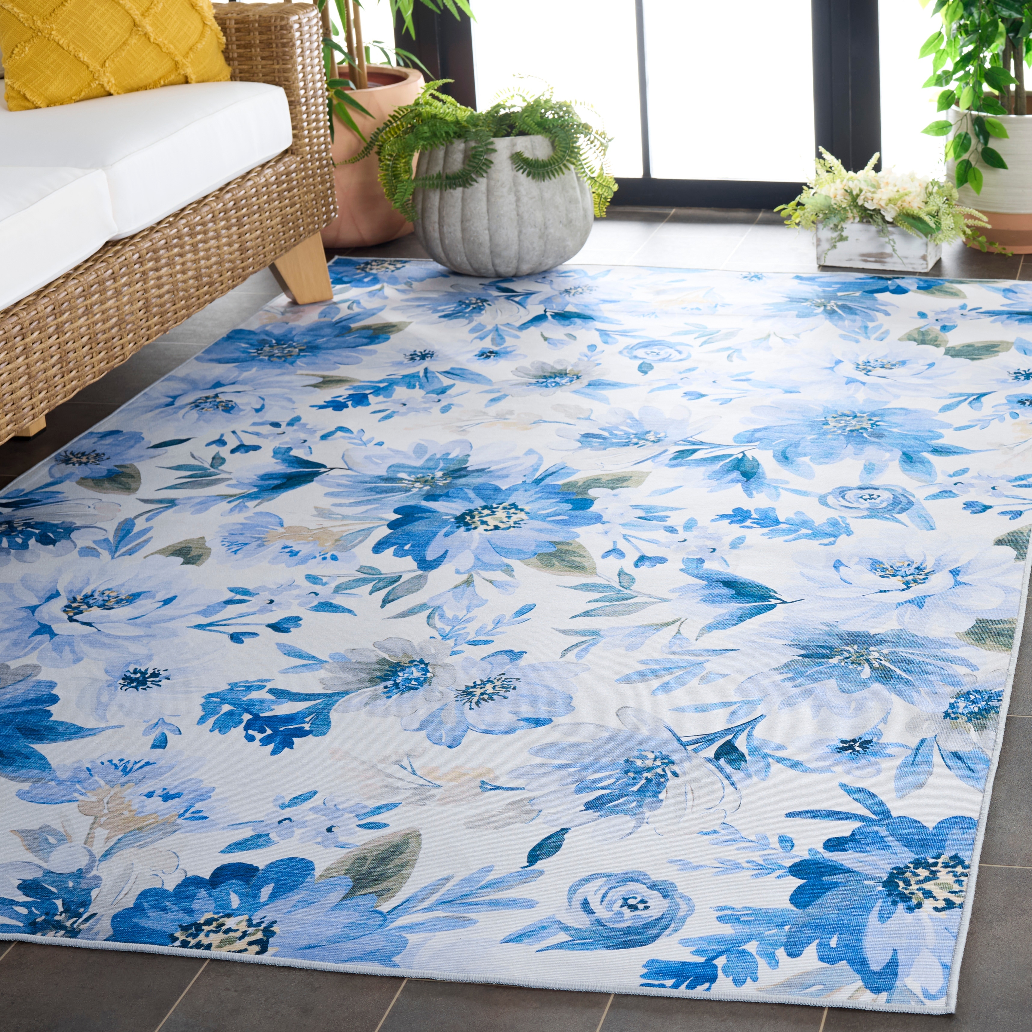SAFAVIEH Tacoma Geerte Machine Washable & Slip Resistant Rug