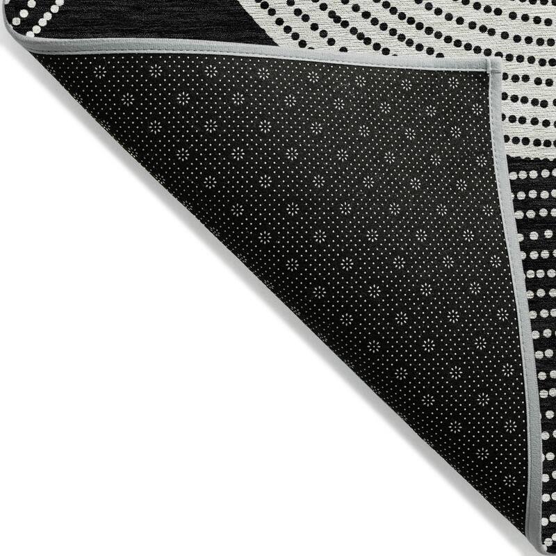 Machine Washable Indoor/ Outdoor Geo Circles Chantille Rug