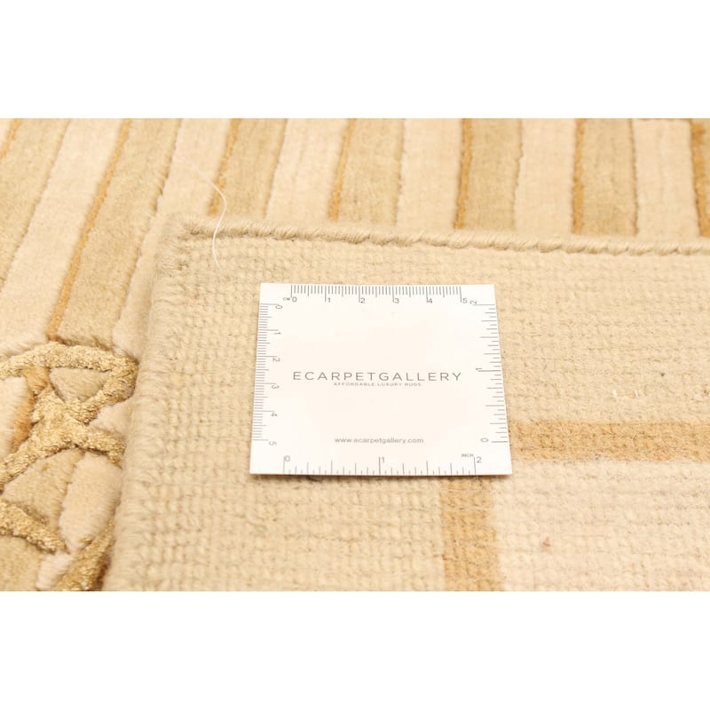 ECARPETGALLERY Hand-knotted Silk Touch Cream Wool Rug - 4'0 x 5'10