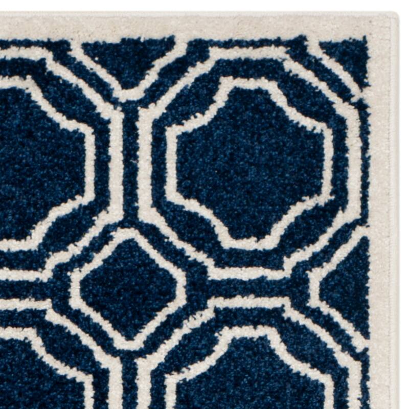 SAFAVIEH Amherst Aleksei Modern Rug