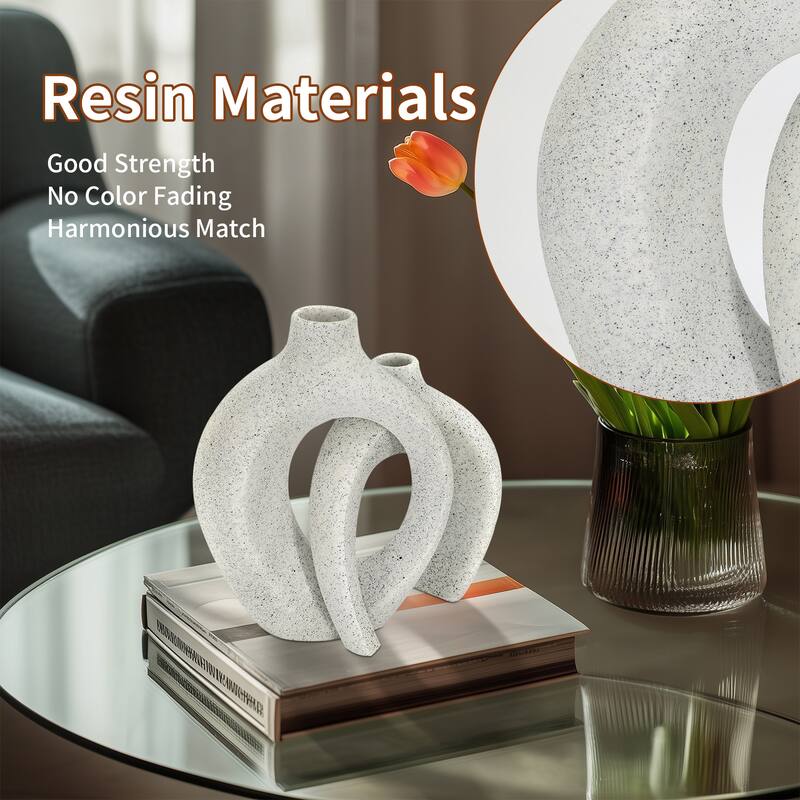 Off White Hollow Resin Vase (Set of 2)