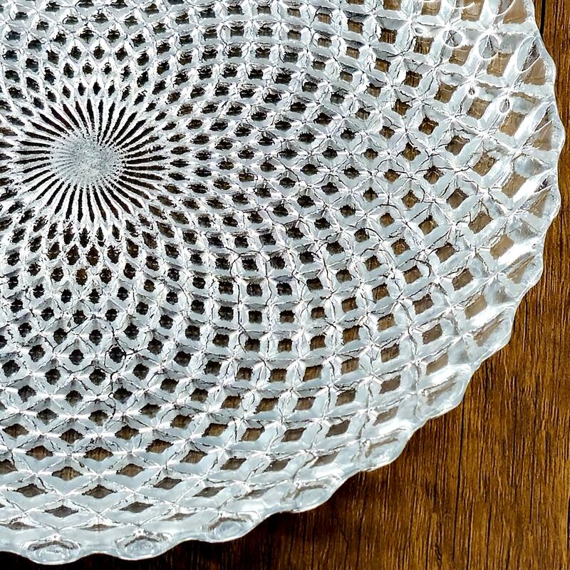 Unique Diamond Pattern Glass Dinner Set Perfect for Everyday Dining and Special Occasions