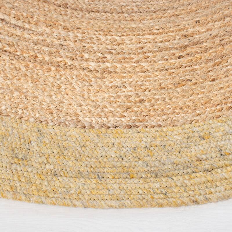 SAFAVIEH Handmade Braided Hvonn Jute Rug