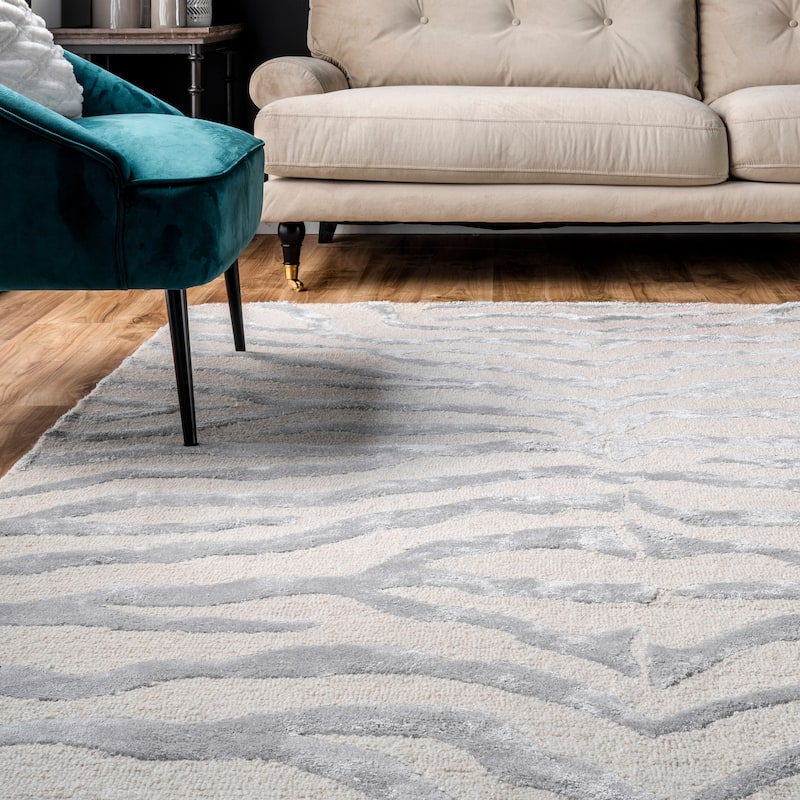 Nuloom Hand Tufted Plush Zebra Area Rug