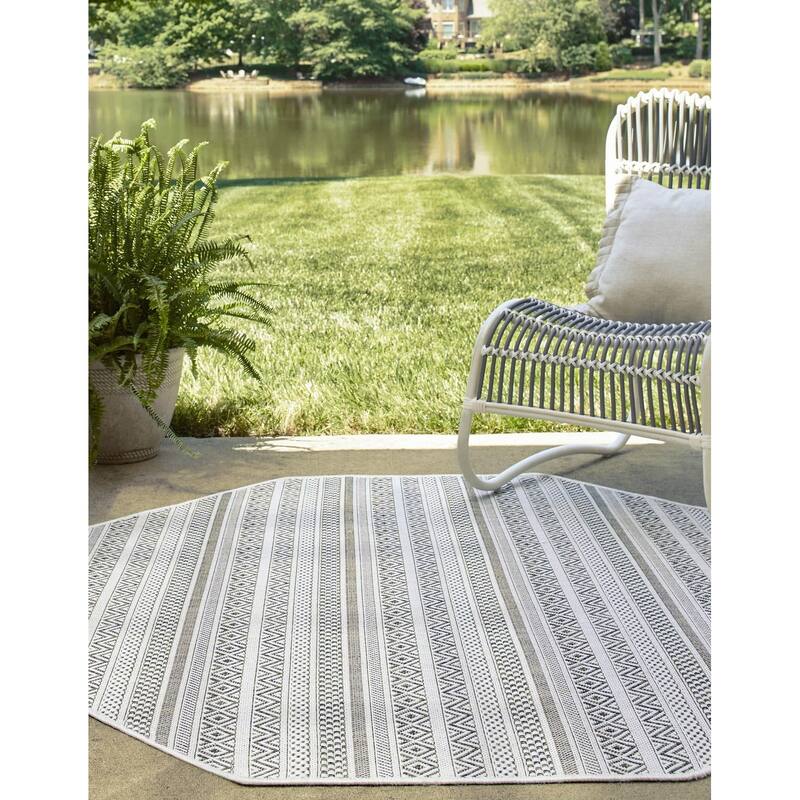 Outdoor Laaset Collection Area Rug