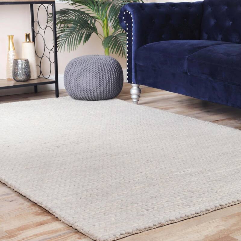 Handcrafted Traditional Rustic Handmade Braided Wool Indoor Area Rug by Superior