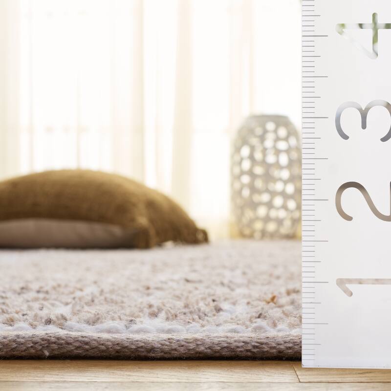 SAFAVIEH Handmade Vermont Greti Southwestern Rug