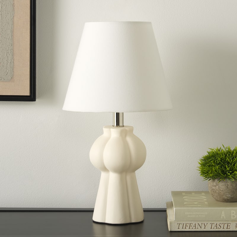 SAFAVIEH Tolia 18-inch Ceramic Table Lamp - 10"W x 10"D x 18"H