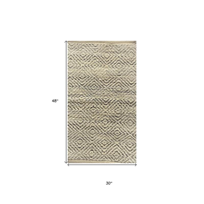 HomeRoots Geometric Mid-Century Rectangle Area Rug - 2' X 4'