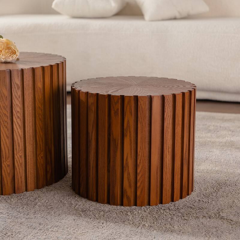 Modern Round Wooden Coffee Table Stylish Coffee Table with Handmade Relief and Foot Pads, for Living Room