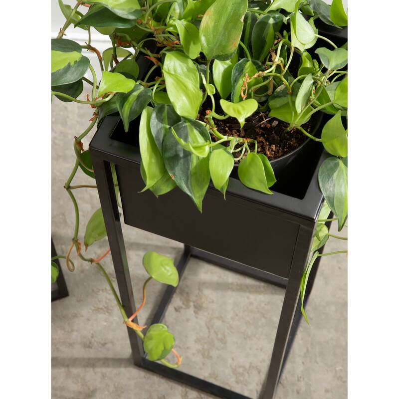Kate and Laurel Palade Free Standing Metal Planter Set