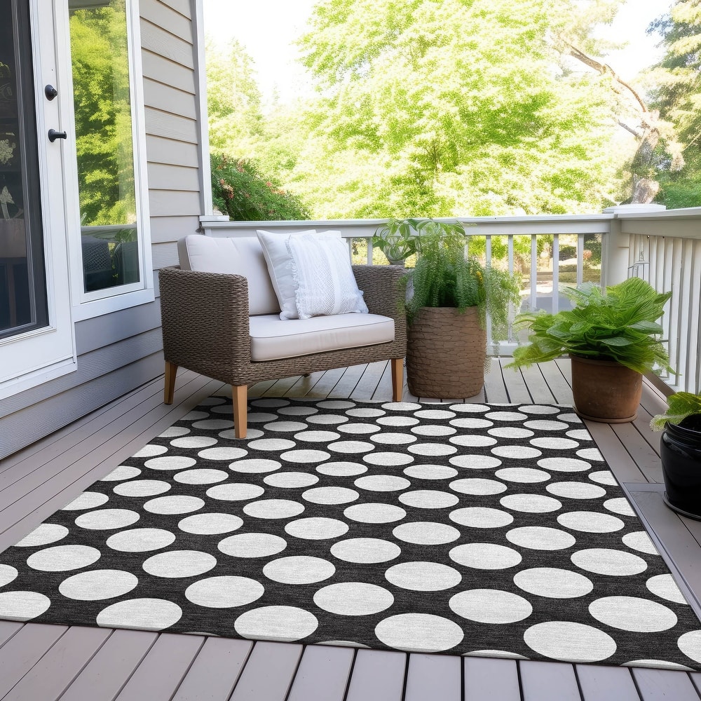 Machine Washable Indoor/ Outdoor Chantille Modern Dots Rug