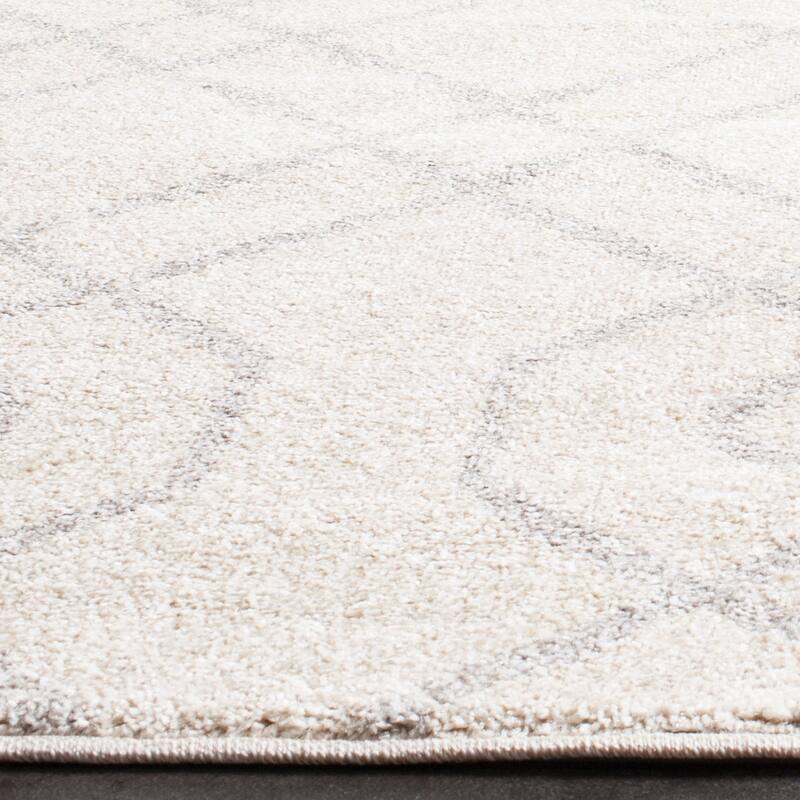 SAFAVIEH Amherst Aureliane Modern Rug