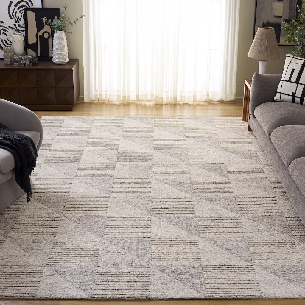 SAFAVIEH Handmade Ebony Remigija Wool Rug
