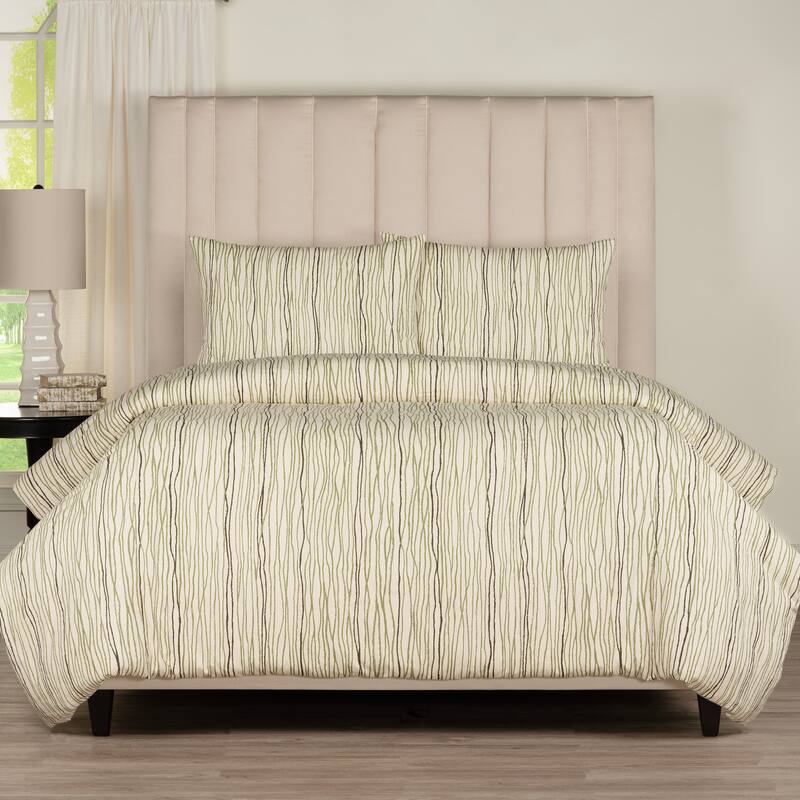 Magnolia Home Fashions Meander Palm Duvet cover & shams Set