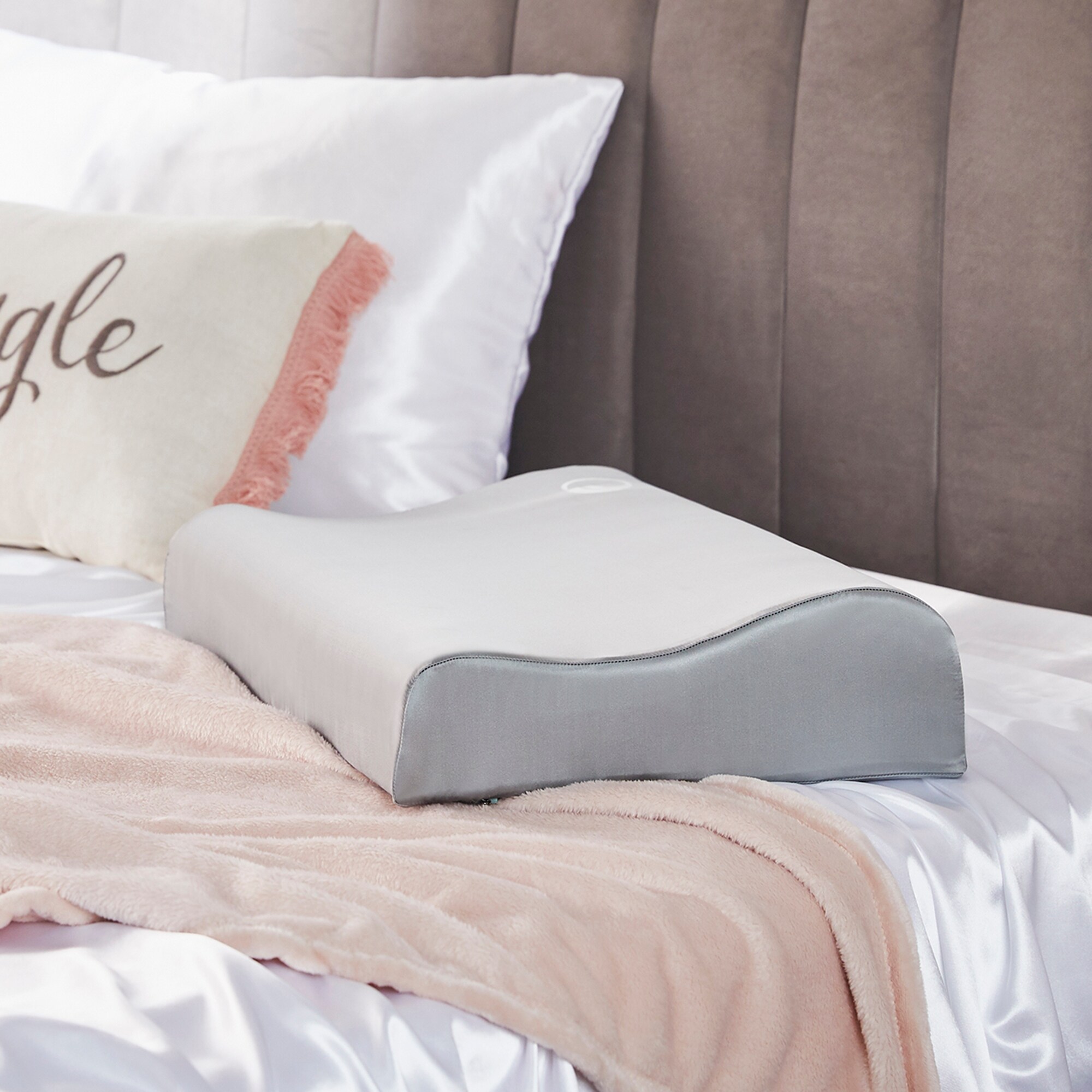 Shop Goodnight Glow Luxe Silk Memory Foam Contour Pillow Overstock 31435029