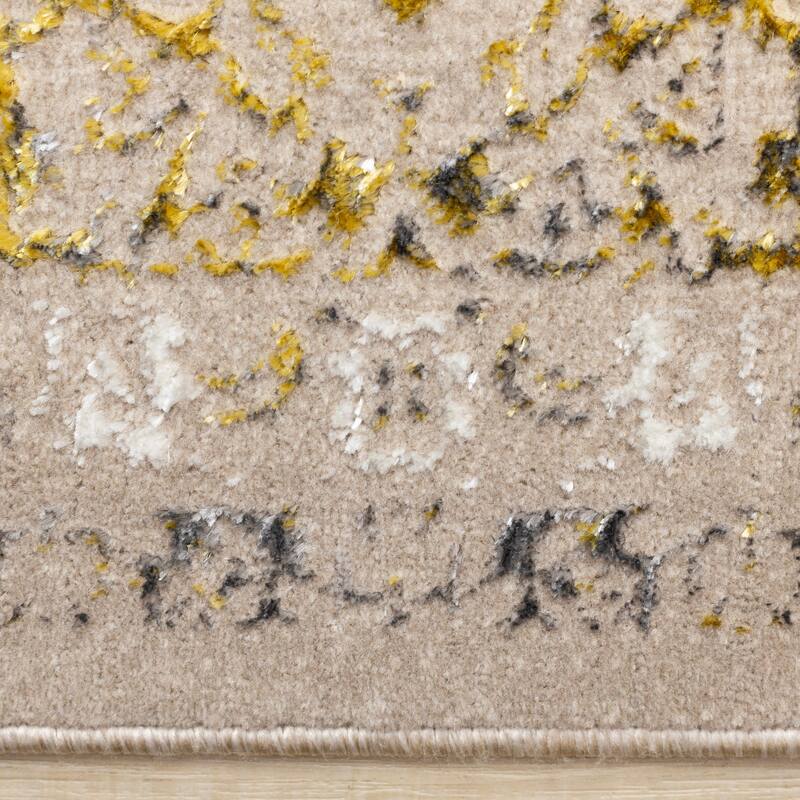 Zuri Collection - Soft Textured Pile Elegant Traditional Rug