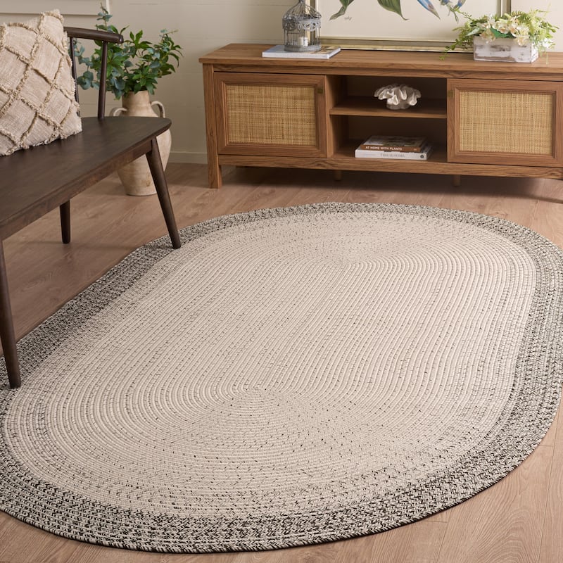 SAFAVIEH Handmade Braided Eiry Washable Indoor/Outdoor Rug - Weather Resistant & Easy Cleaning