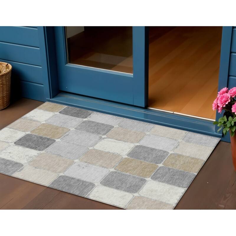 HomeRoots Geometric Transitional Rectangle Outdoor Rug - 3' x 5'