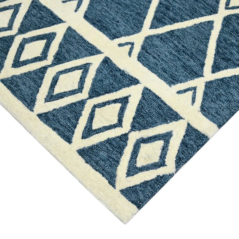 Visalle Raton Hand-Hooked Wool Area Rug