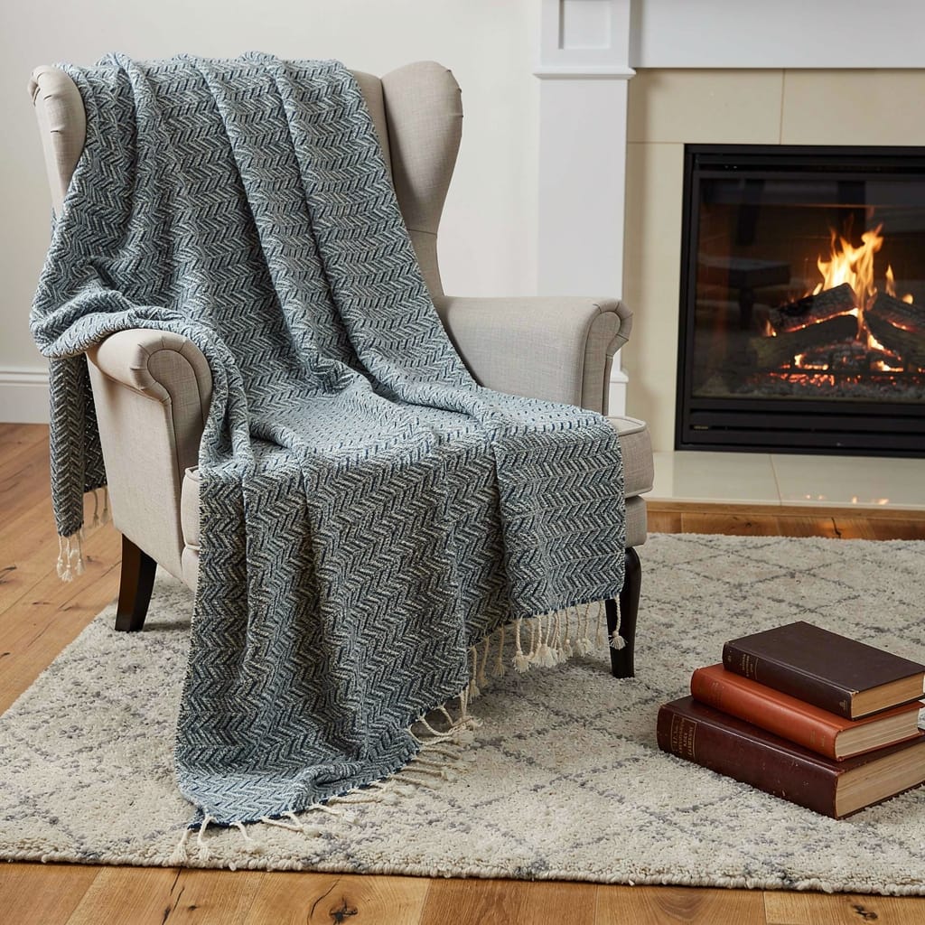 HomeRoots 50" X 60" Gray Cotton Woven Chevron Throw Blanket with Fringe