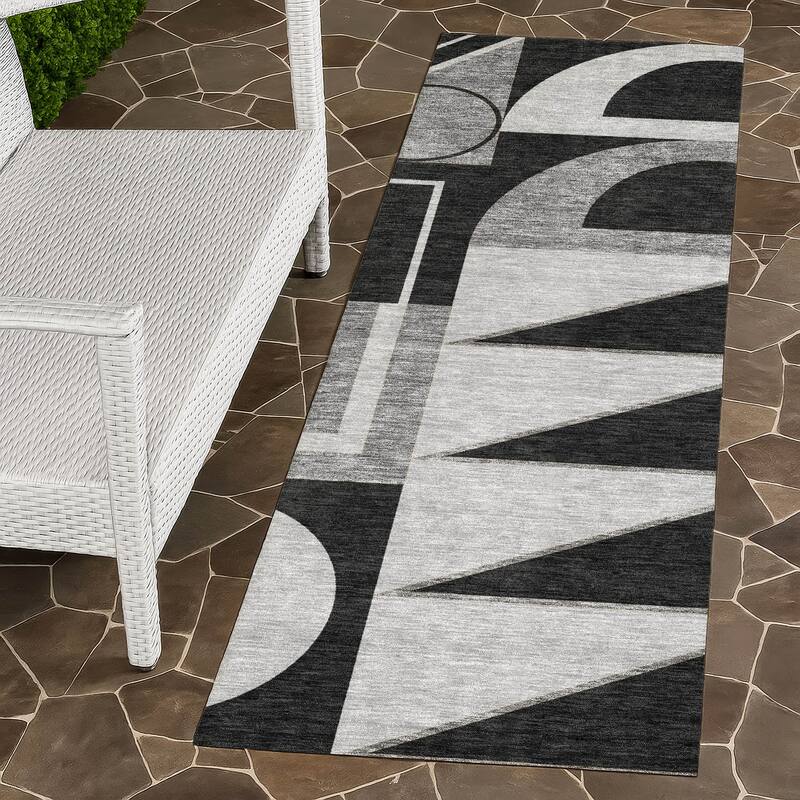 Machine Washable Indoor/ Outdoor Modern Crowley Chantille Rug - Black - 2'3" x 7'6"