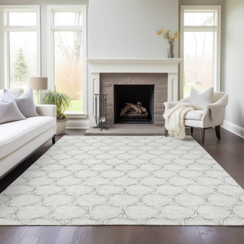Machine Washable Indoor/ Outdoor Abstract Trellis Chantille Rug