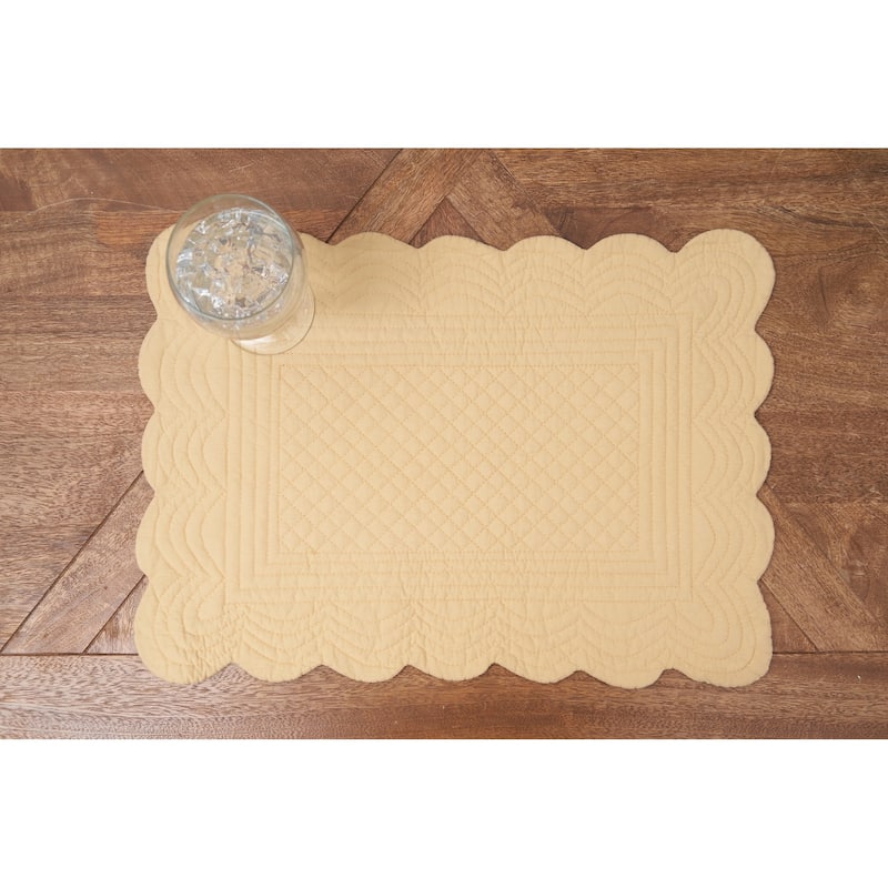 Yellow Quilted Scalloped Edge Dining Placemats Set of 6 All Seasons Spring, 13" x 19"