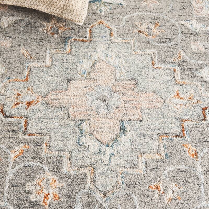 SAFAVIEH Handmade Anatolia Karolina Traditional Wool Rug