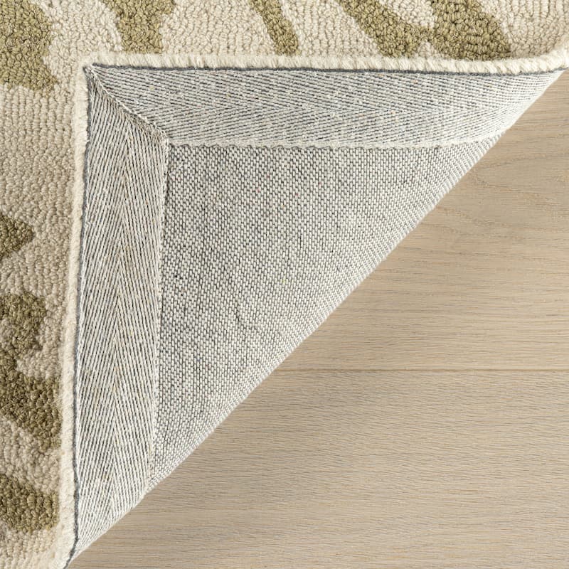 Nuloom Virelia Transitional Floral and Paisley Area Rug