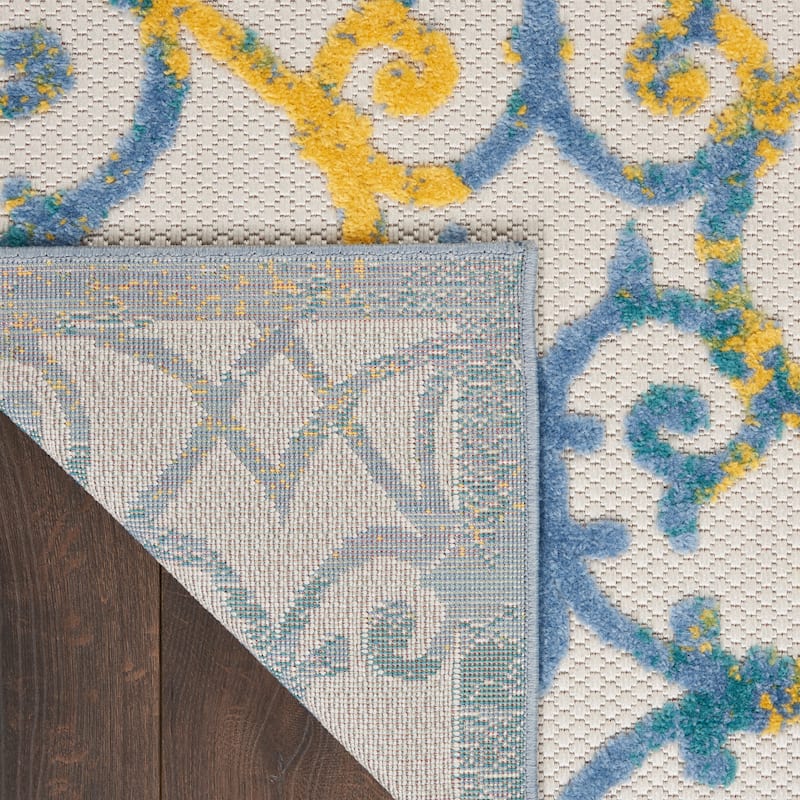 Nourison Aloha Transitional Scroll Indoor/Outdoor Damask Rug