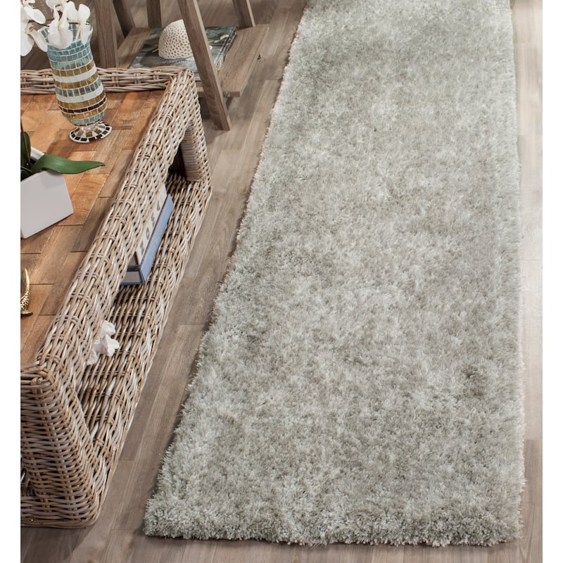 SAFAVIEH Handmade Toronto Shag Yasmine Polyester Rug - 2'3" x 8' Runner - Light Grey