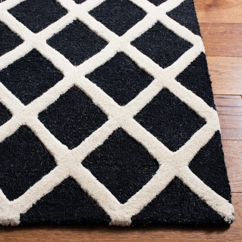 SAFAVIEH, Handmade Cambridge Siire Moroccan Trellis Wool Rug