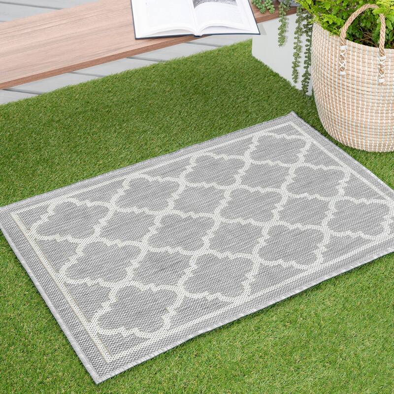 Exo Coastal Geometric Indoor/Outdoor Area Rug - 2' x 2'11'' - Gray