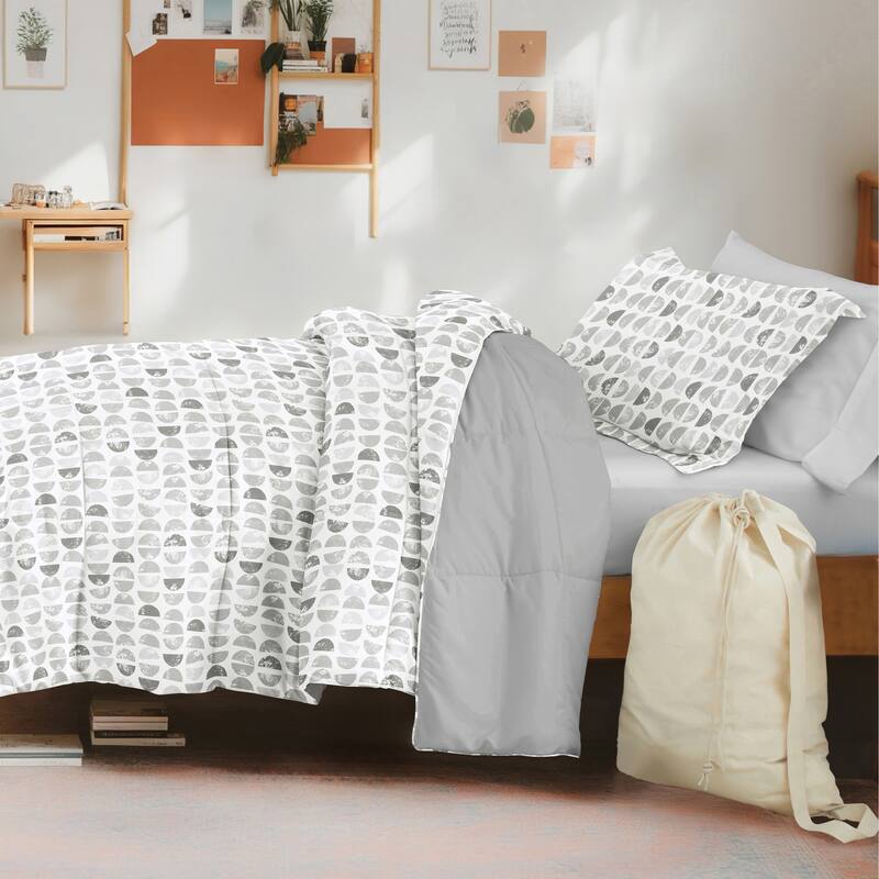 8pc Twin XL Pattern Dorm Bedding Bundle - Moonlight Stars - Twin XL